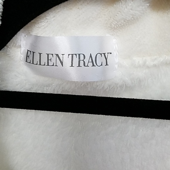 NEW Spa Robe - Picture 2 of 2